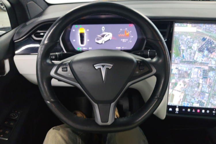 特斯拉 Model X 2019款 长续航版中控内饰13