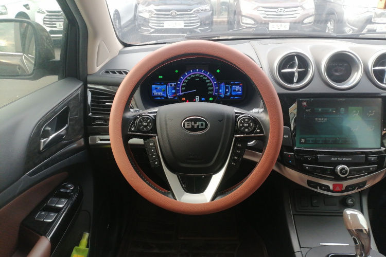 比亚迪S7 2016款 2.0T 自动尊贵型Plus中控内饰13