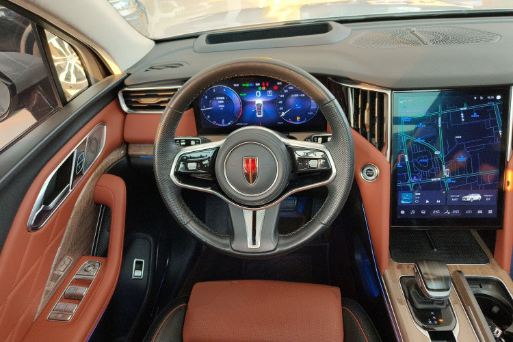 红旗HS7 2023款 2.0T 自动四驱旗领版 七座中控内饰13