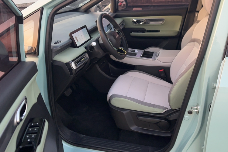 埃安 AION Y 2023款 Plus 510 乐享版中控内饰7002