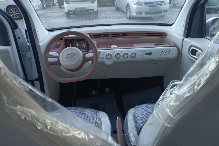 奔腾小马 2026款 222km 萌趣马 Plus中控内饰7002