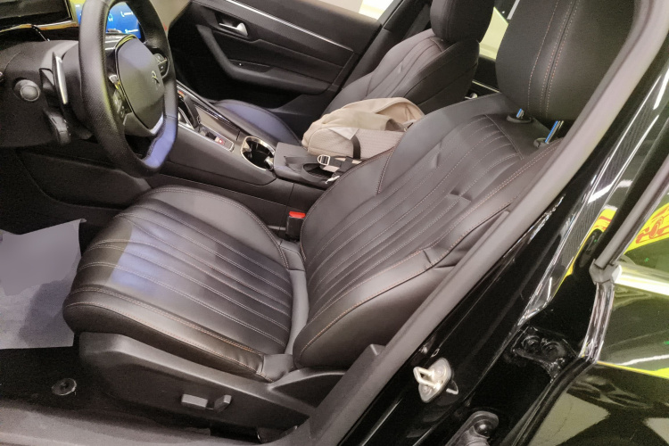 标致508 2022款 508L 360THP PureTech 驾趣版中控内饰19