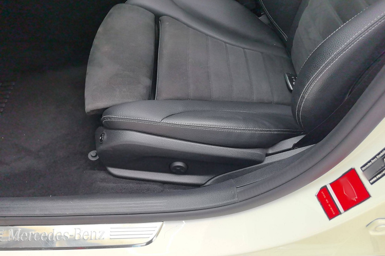 奔驰C级 2019款 C 260 运动版中控内饰7004