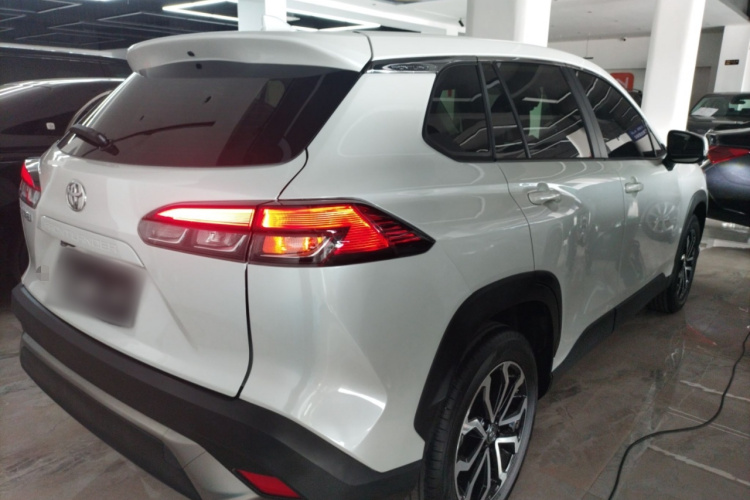 丰田 锋兰达 2023款 2.0L CVT豪华版车身外观7