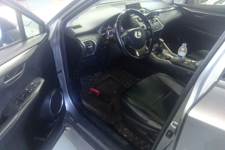 雷克萨斯NX 2015款 200 前驱 锋行版中控内饰20