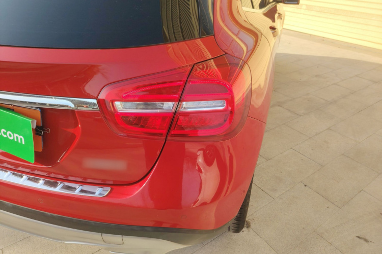 奔驰GLA 2016款 GLA 200 时尚型车身外观9