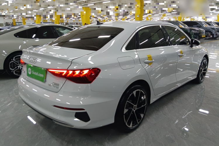 奥迪A3 2023款 改款 A3L Limousine 35 TFSI 豪华致雅型车身外观7
