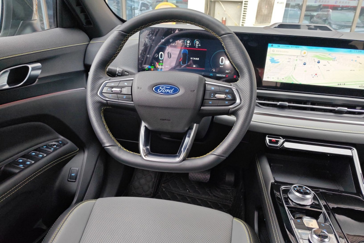 福特 领睿新能源 2025款 尊领型PLUS中控内饰13