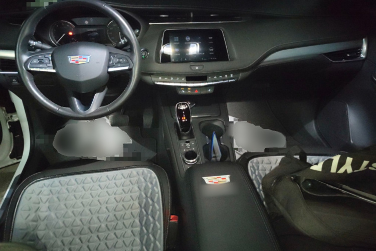 凯迪拉克XT4 2020款 改款 28T 两驱领先运动型中控内饰12