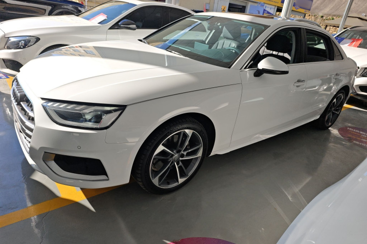 奥迪A4L 2020款 40 TFSI 时尚致雅型车身外观4
