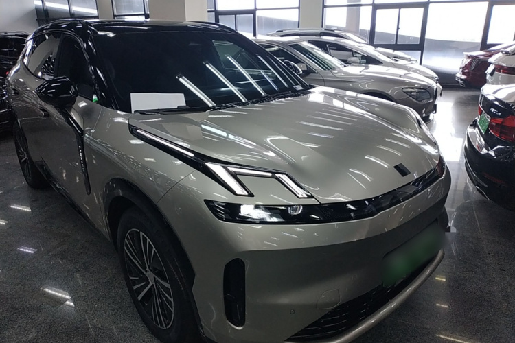 领克08 EM-P 2023款 120km 长续航Halo车身外观3