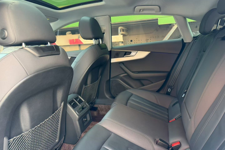 奥迪A5 2021款 Sportback 40 TFSI 时尚致雅型中控内饰7003