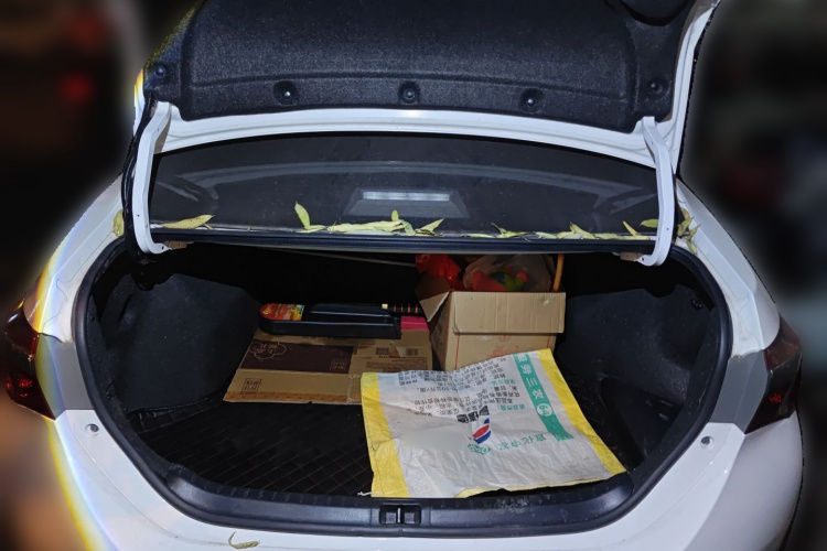 丰田 卡罗拉 2017款 改款 1.2T S-CVT GL中控内饰23