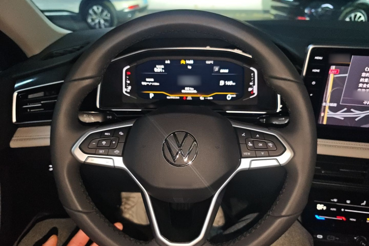 大众 途观L 2024款 300TSI 自动两驱智享版中控内饰13