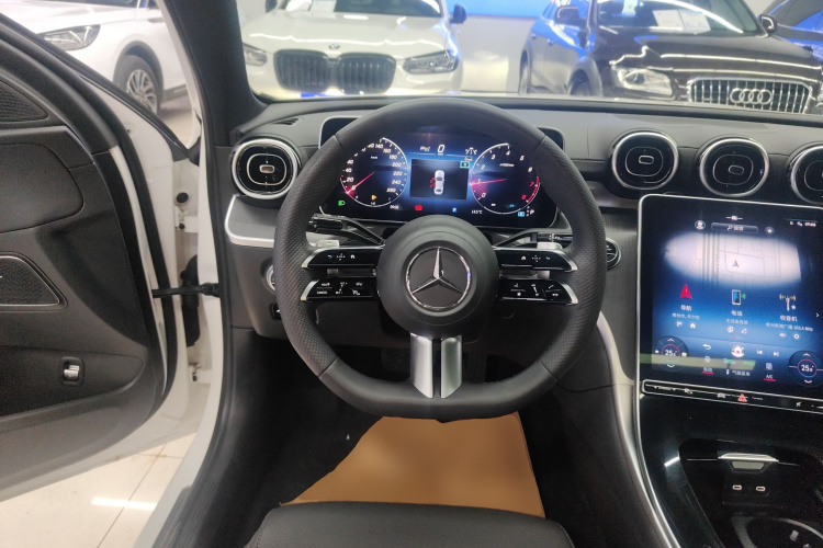 奔驰C级 2023款 改款 C 200 L 运动版中控内饰13