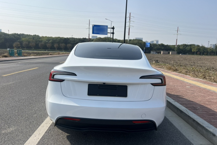 特斯拉 Model 3 2023款 后轮驱动版车身外观6001