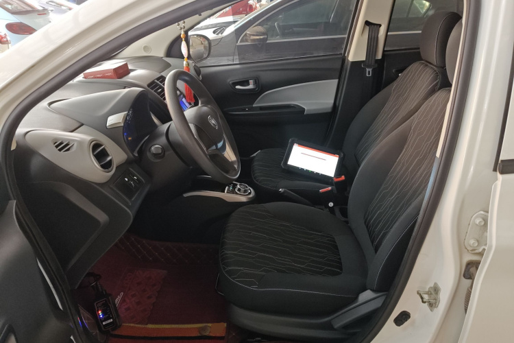 长安欧尚 奔奔E-Star 2021款 国民版 心悦版（快充版）磷酸铁锂（31.95kWh）中控内饰19