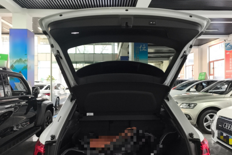 奥迪Q3 2024款 35 TFSI 时尚动感型机舱底盘23