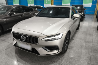 沃尔沃S60 2024款 B4 智逸豪华版