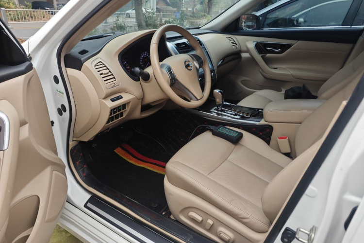 日产 天籁 2013款 2.0L XL舒适版中控内饰20