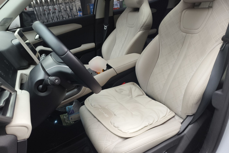 比亚迪 元UP 2024款 401KM 超越型中控内饰19