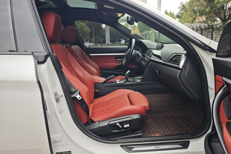 宝马3系GT 2020款 320i M运动曜夜版中控内饰7008