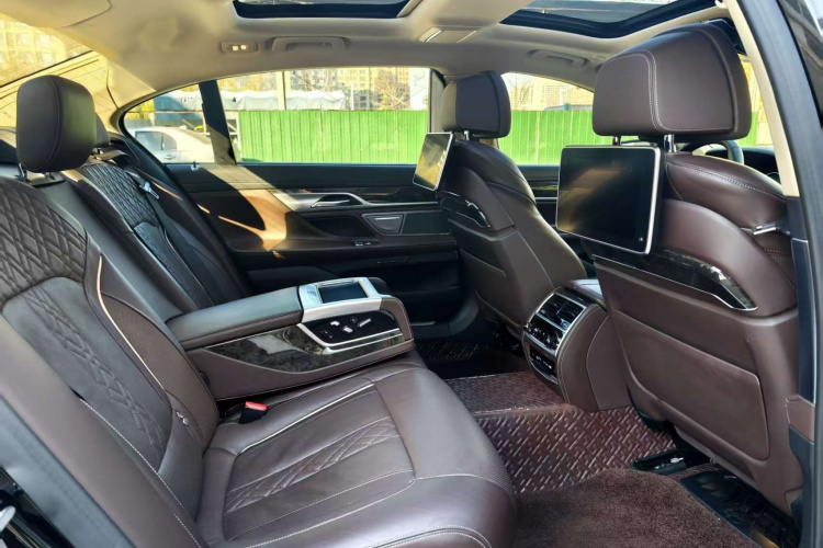 宝马7系 2018款 730Li 尊享型 卓越套装中控内饰7005