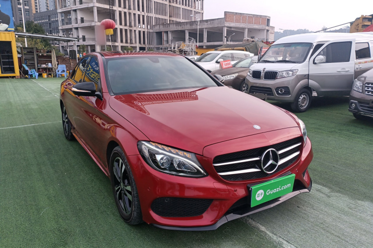 奔驰C级 2016款 C 200 运动版车身外观3