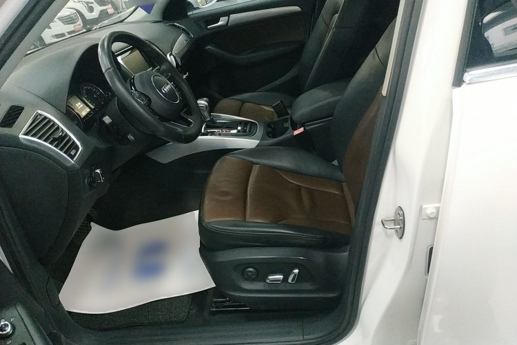 奥迪Q5 2016款 40 TFSI 技术型局部细节19