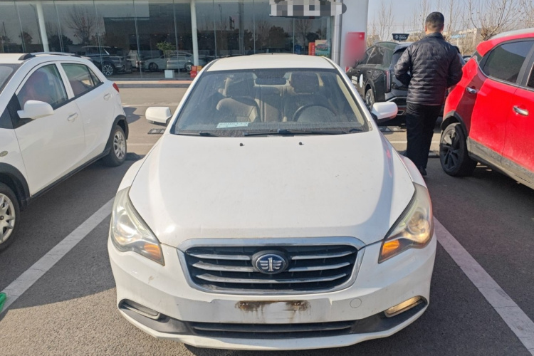 奔腾B50 2013款 1.6L 手动舒适型车身外观2