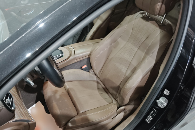 奔驰E级 2020款 E 260 L中控内饰19