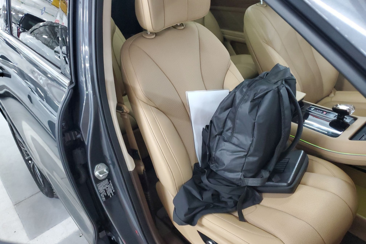 鸿蒙智行 问界M7 2024款 1.5T 智驾四驱Max版 6座局部细节41