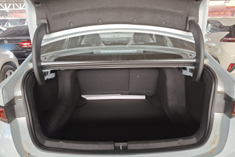 比亚迪 秦PLUS 2025款 DM-i 智驾版 55KM领先型机舱底盘23