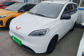 五菱汽车 五菱宏光新能源 2025款 增程式混动 50KM 舒适型