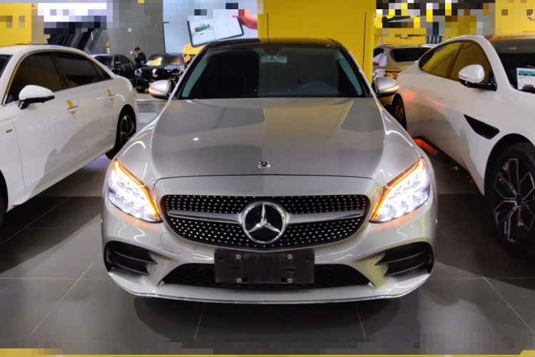 奔驰C级 2020款 改款 C 260 L 运动版车身外观2