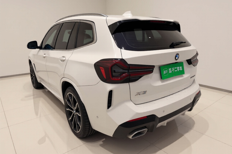 宝马X3 2023款 xDrive30i 领先型 M曜夜套装车身外观5
