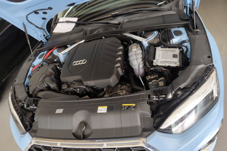 奥迪A5 2024款 Sportback 40 TFSI 时尚动感型机舱底盘24