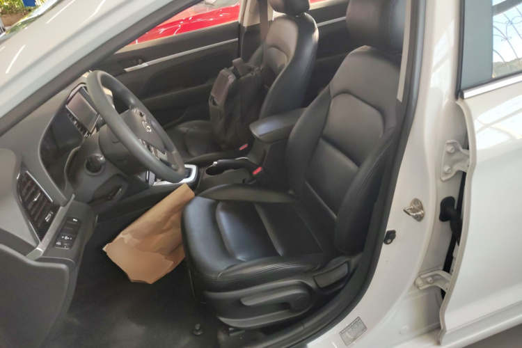 现代 领动 2016款 1.6L 自动智炫·精英型中控内饰19