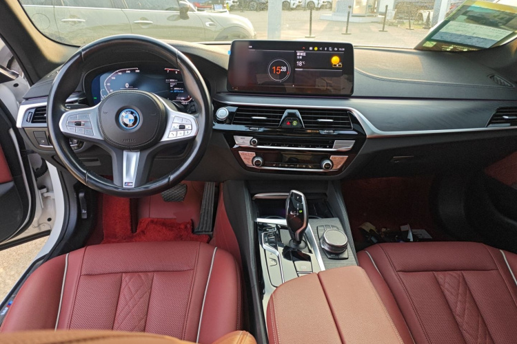 宝马5系新能源 2022款 改款二 535Le M运动套装中控内饰12