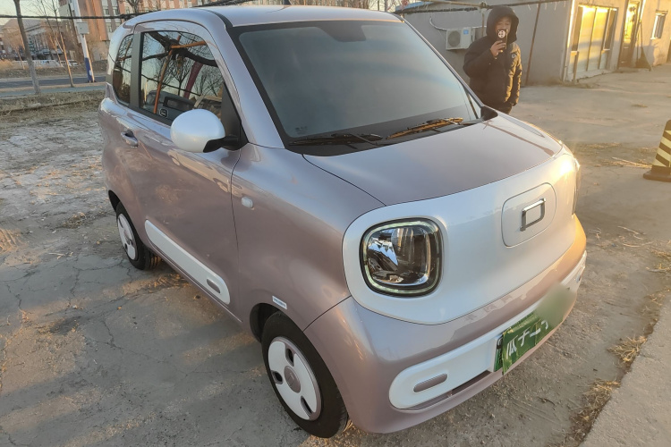 奔腾小马 2026款 222km 闪耀马车身外观3