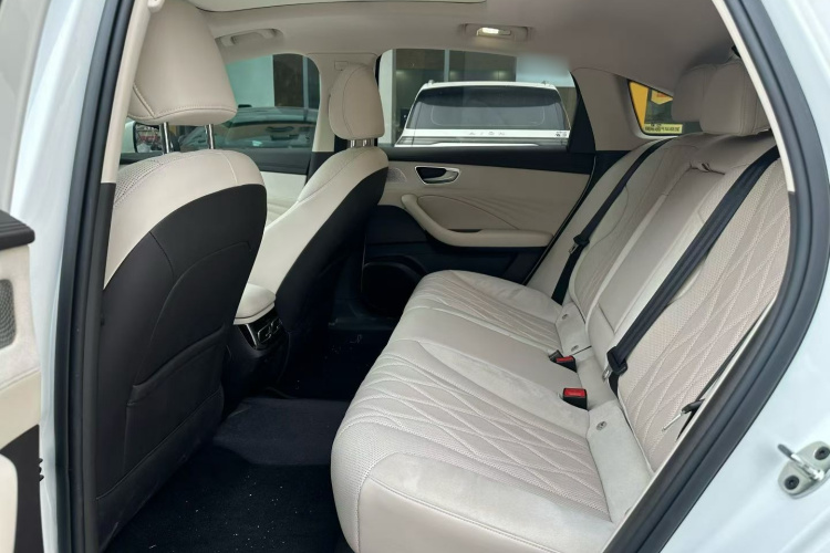 荣威D7 2023款 DMH 125km 卓越版中控内饰7007