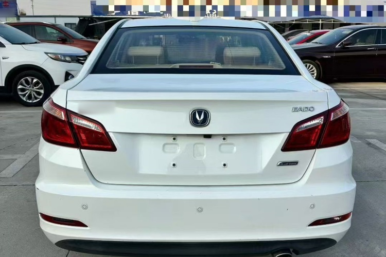 长安 逸动 2016款 1.6L 手动风尚型车身外观6005