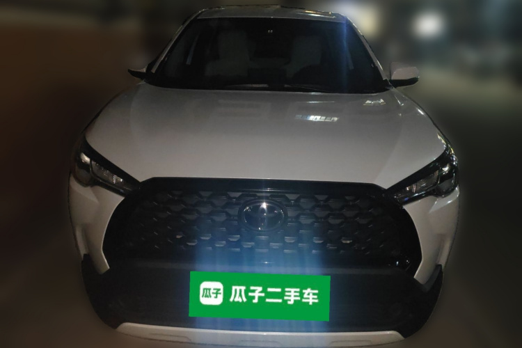 丰田 卡罗拉锐放 2023款 2.0L 先锋版车身外观2