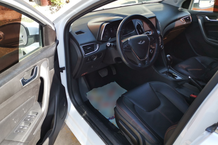 奇瑞 艾瑞泽5 2016款 1.5L CVT领锐版中控内饰20