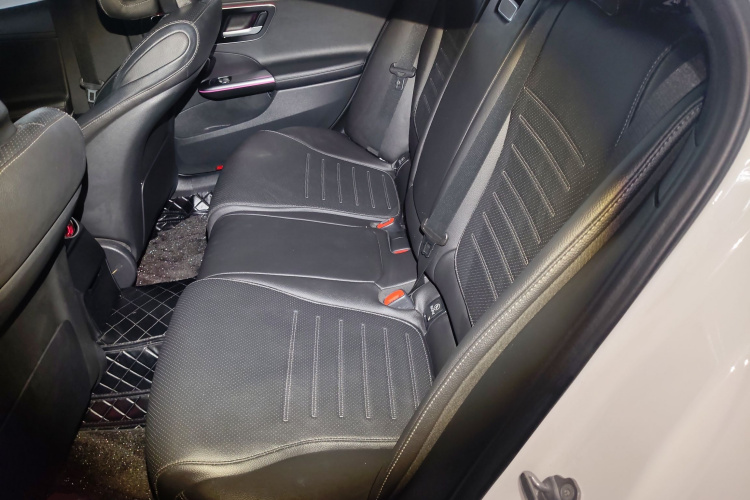 奔驰C级 2022款 改款 C 260 L 运动版中控内饰7004