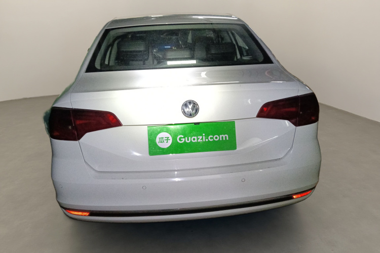 大众 宝来 2016款 1.6L 自动舒适型车身外观6