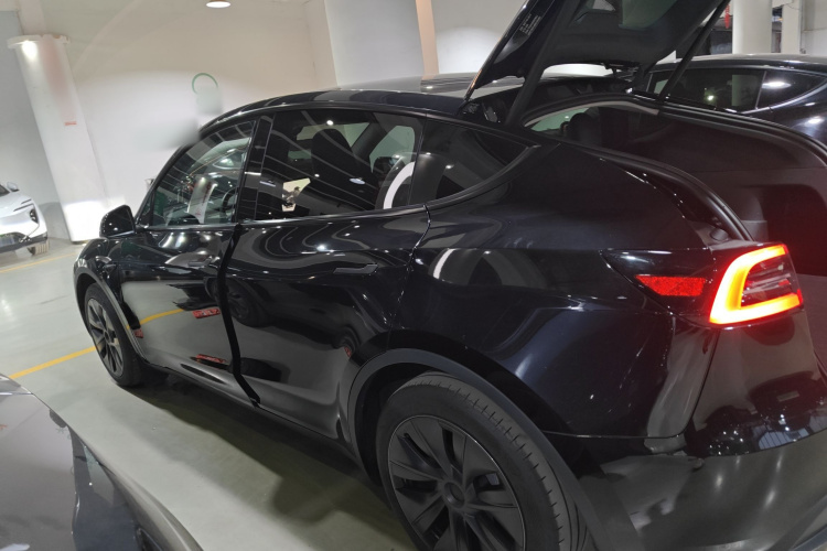 特斯拉 Model Y 2024款 后轮驱动版车身外观6003