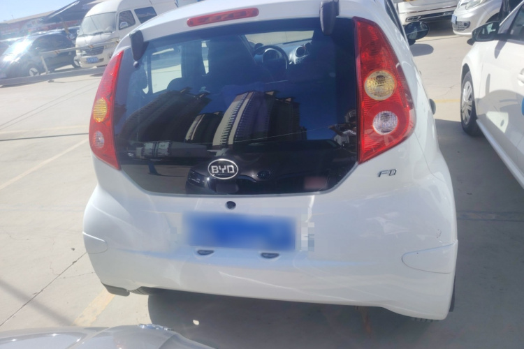 比亚迪F0 2015款 1.0L AMT 铉酷型车身外观6