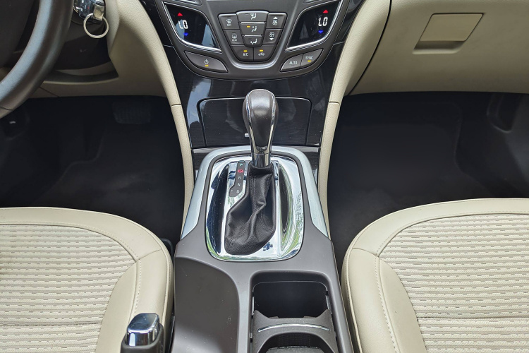 别克 君威 2015款 2.0L 领先时尚型中控内饰7010