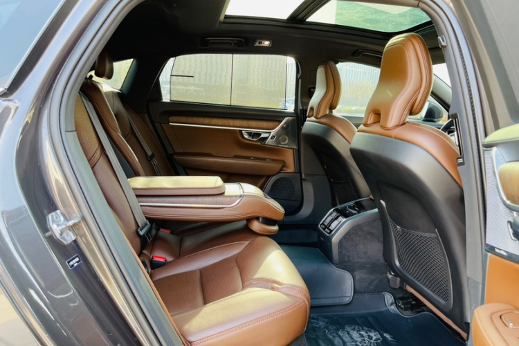 沃尔沃S90 2021款 B5 智雅豪华版中控内饰7014